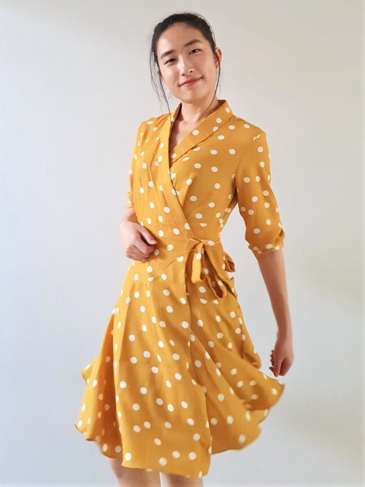 UH0516 - Dress Mustard Dots
