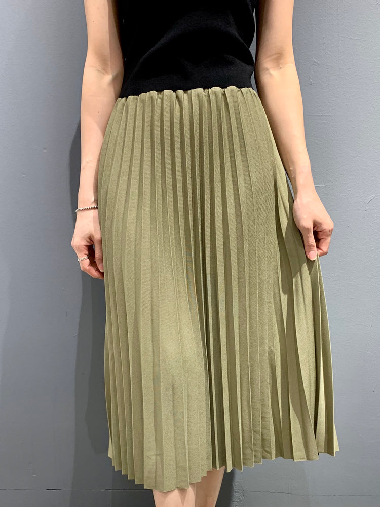 
            
                Load image into Gallery viewer, GK5222 - Skirt Pleated
            
        