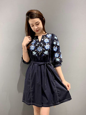 
            
                Load image into Gallery viewer, DF1848 - Blue Eye Susan Dress
            
        